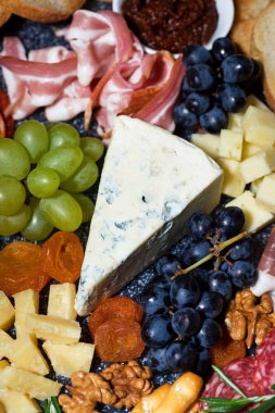 çeşitli peynir ve etler, portre