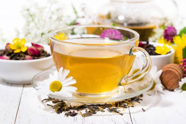 bir fincan güzel kokulu bitki çayı