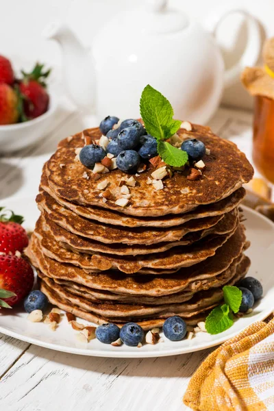 Stack of homemade delicious pancakes for breakfast, vertical clo — Stock Photo, Image