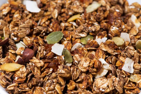Zelfgemaakte granola met noten close-up — Stockfoto
