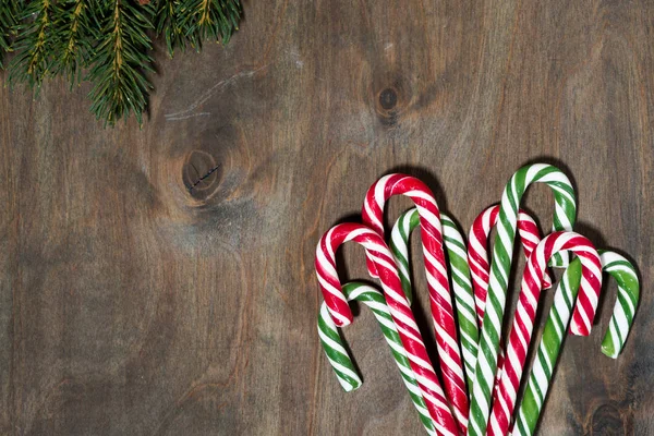 noel şeker şekerleri ve köknar dalları çeşitleri 