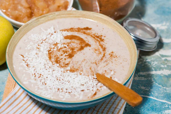 Gachas Lino Saludables Con Manzana Canela Para Desayuno Primer Plano —  Fotos de Stock