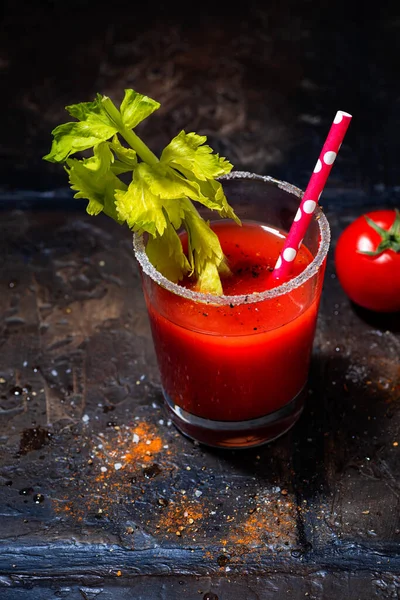 Cóctel Alcohólico Sangriento Mary Sobre Fondo Oscuro Vista Superior — Foto de Stock