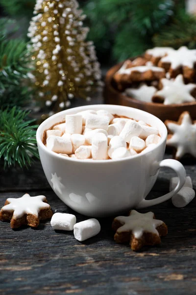 Xícara Cacau Com Marshmallows Doces Biscoitos Gengibre Fecho Vertical — Fotografia de Stock