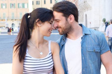 Seven çift güzel mutluluk anları şehirde vardır