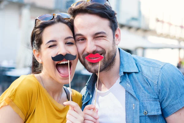 Romance Time Smiling Casal Apaixonado Livre Cidade Divertindo — Fotografia de Stock