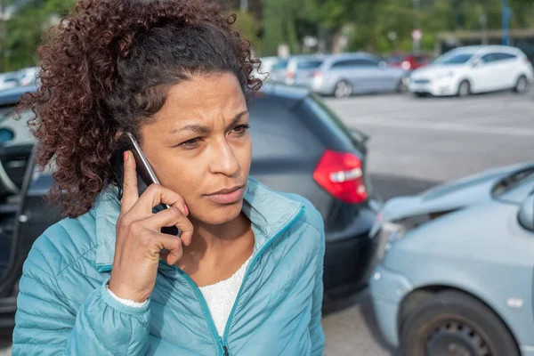 Ehbo Ambulance Bellen Slechte Auto Stapelen — Stockfoto