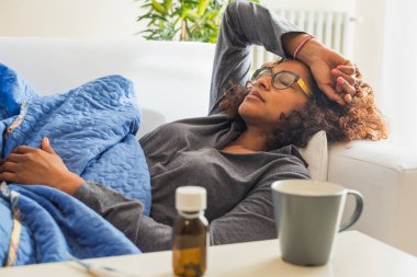 Mevsimsel grip tarafından neden hasta siyah kadın