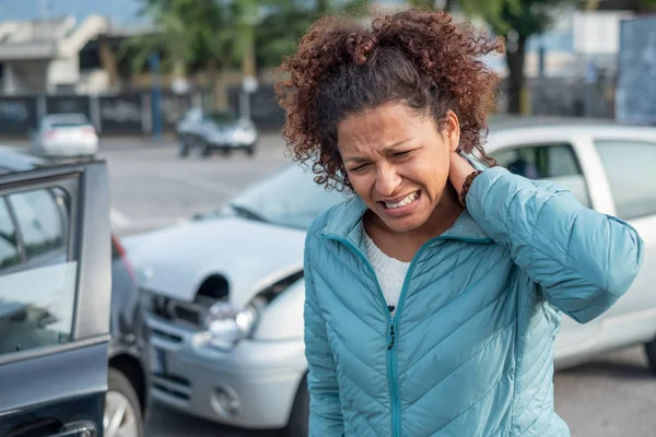 Ağrılı boyun ağrısı fender bender araba kazasında sonra