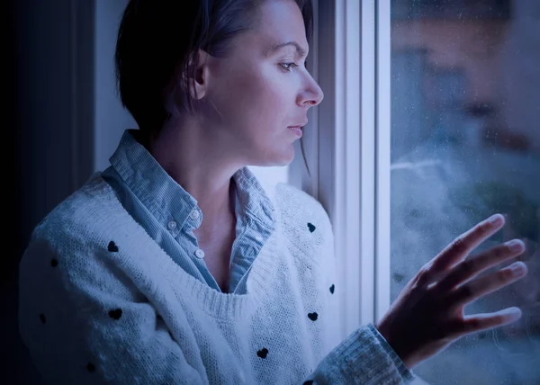 Retrato Mujer Desesperada Triste Lado Ventana — Foto de Stock