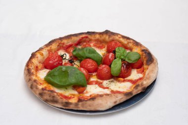 İtalyan pizza restoran menü ve klasik margarita pizza yemek