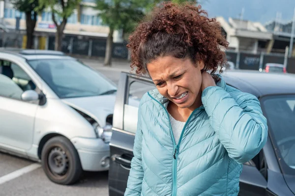 Schmerzhafte Nackenschmerzen Nach Autounfall Mit Kotflügel — Stockfoto