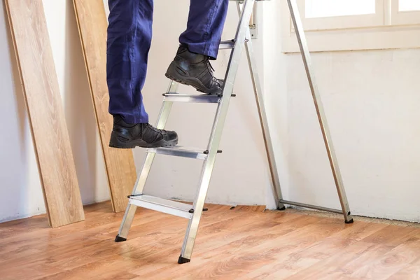 Conceito Renovação Reparação Casa Com Escada Piso Parquet — Fotografia de Stock