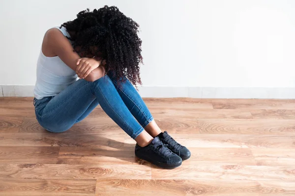Young girl in trouble feeling sad and depressed — Stock Photo, Image