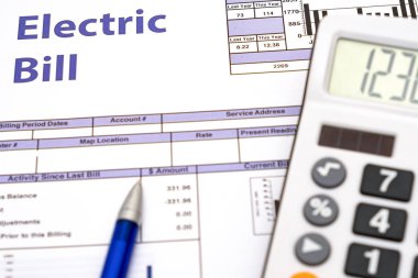 Enerji verimliliği kavramı ve enerji faturası kağıtları