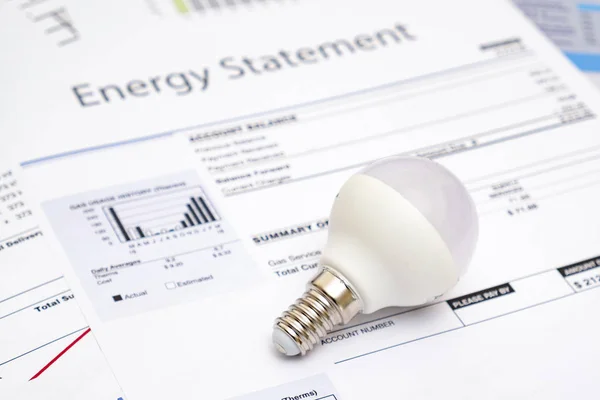 Formularios de papel de factura de energía en primer plano —  Fotos de Stock