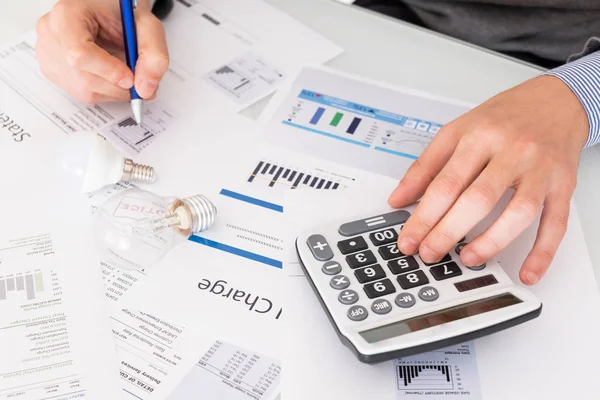 Formularios de contabilidad en papel sobre la mesa primer plano —  Fotos de Stock