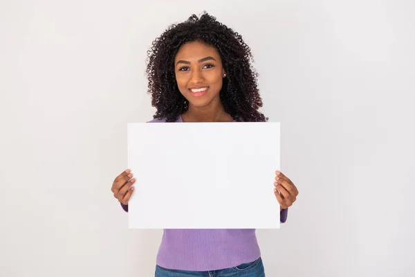 Retrato de estudio de una joven negra —  Fotos de Stock