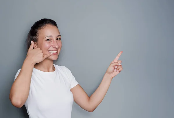 Atención al cliente call center mujer retrato aislado —  Fotos de Stock