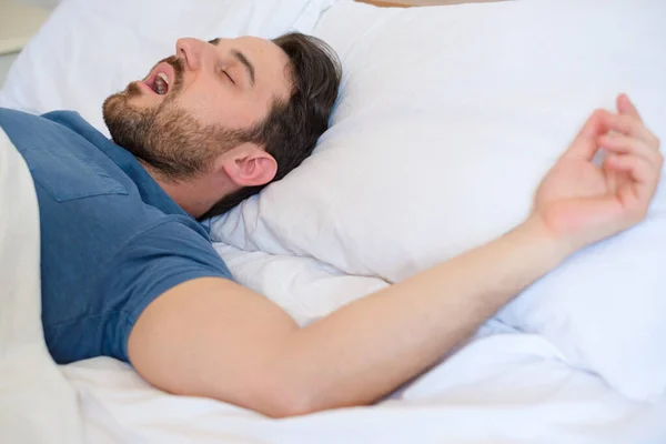 Snarka Problem Koncept Man Sängen Snarkning Och Sover — Stockfoto