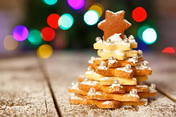 Home made baked Christmas gingerbread tree as a gift — Stock Photo, Image