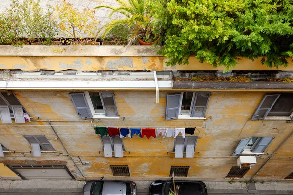 Charming streets of Genoa, Italy. Old famous city of Italy, with beautiful architecture, houses, roofs, buildings on sunny day. — Stock Photo, Image