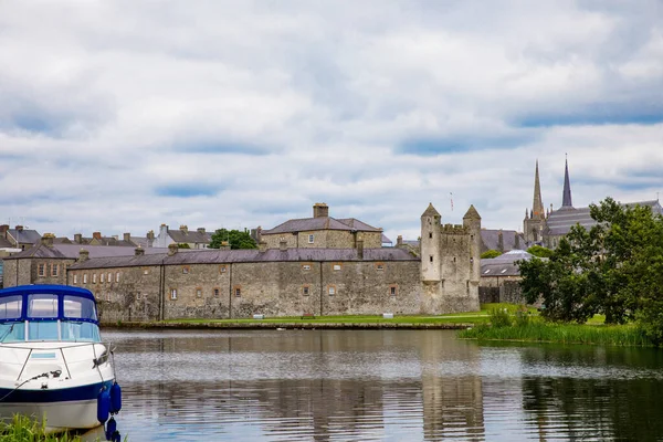 Enniskillen. Kuzey İrlanda 'nın Fermanagh bölgesindeki güzel eski şehir..
