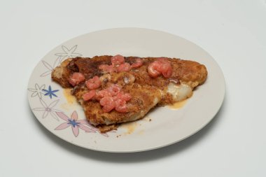 Karidesli balık filetosu.