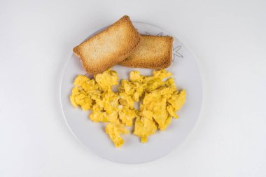 Omlet ve tost.