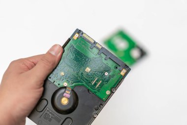 2.5 ve 3,5 sabit disk sürücüsü