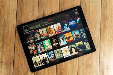 ipad Pro12.9 Netflix, Netflix, Netflix ve Tv serilerinin küresel sağlayıcısıdır..