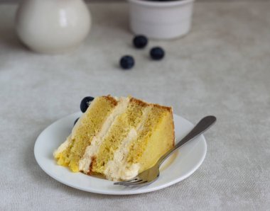 Yaban mersini ve krem kek. Kraliçe Victoria sünger kek blueberry ile. 