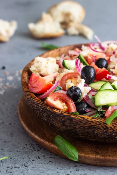 Panzanella Pane Tradizionale Italiano Insalata Pomodoro Basilico Cibo Estivo Sano — Foto Stock