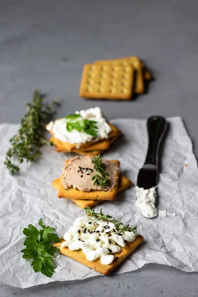 Tasty Salted Square Crackers Cream Cheese Cottage Cheese Liver Pate — Stock Photo, Image