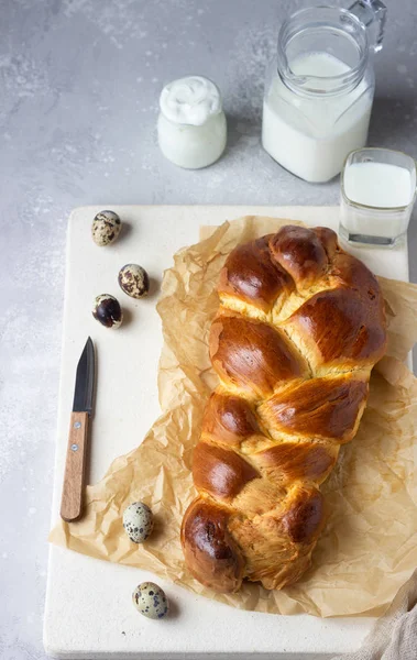Tradycyjny Chleb Wielkanocny Chały Lub Kozunak Świeżo Upieczony Chleb Słodki — Zdjęcie stockowe