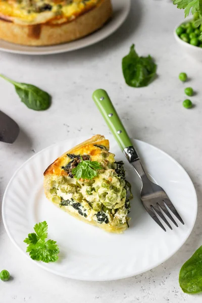 Spinazie Groene Erwten Quiche Taart Taart Met Verse Ingrediënten Voor — Stockfoto