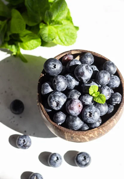 Wooden Bowl Fresh Blueberries Light Grey Stone Table Healthy Organic — 스톡 사진