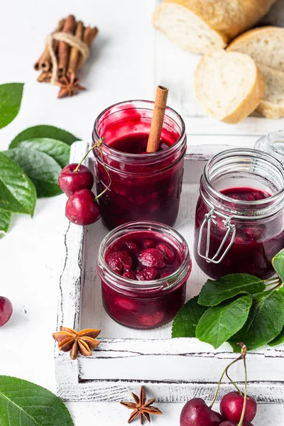 Mermelada Cereza Negra Casera Con Especias Canela Anís Con Cerezas — Foto de Stock