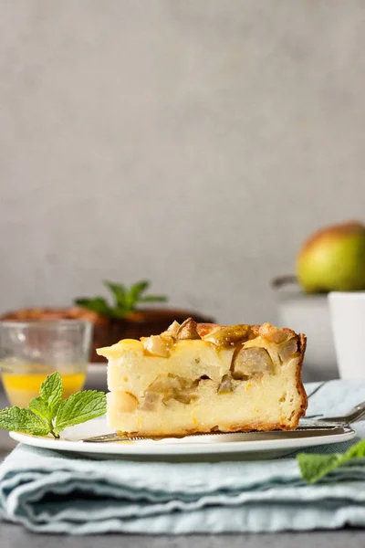 Crust Healthy Cheesecake Pear Mint Honey — Stock Photo, Image