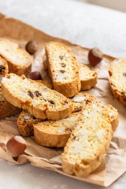 Fındık ile geleneksel İtalyan kurabiye biscotti (cantucci veya cantuccini). 