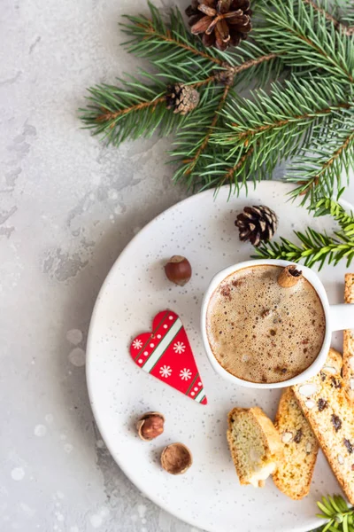 Biscoitos Caseiros Italianos Cantuccini Com Avelãs Uma Xícara Café Fundo — Fotografia de Stock