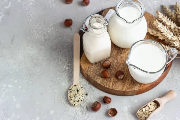 Tipos Alternativos Leites Garrafas Vidro Leite Vegan Não Lácteos Sortimento — Fotografia de Stock