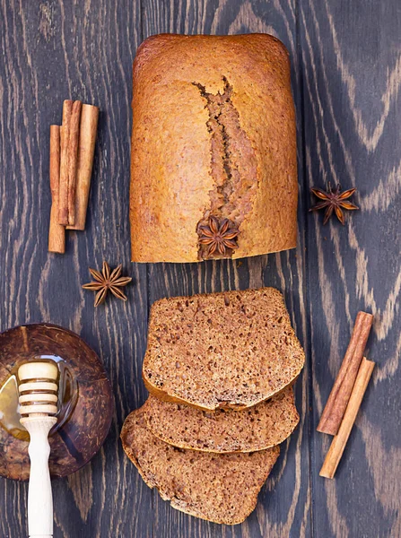 Gingerbread Honey Loaf Cake Cinnamon Anise Dark Wooden Background Rustic — Stock Photo, Image