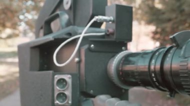 Antika bir 16mm film kamerası, bir CP16. Film yapımı ya da film yapımı kavramı.