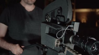 16 mm 'lik antika bir kamera ve CP16 kullanarak. Film yapımı ya da film yapımı kavramı.