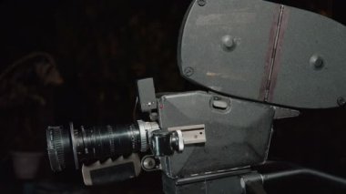 Antika bir 16mm film kamerası, bir CP16. Film yapımı ya da film yapımı kavramı.
