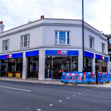 Metro Bank High Street Şubesi