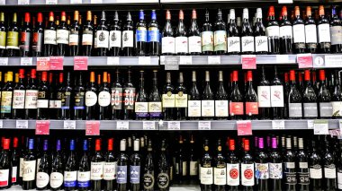 Süpermarket Raflarında Şarap Markaları Seçimi
