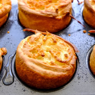 Ev Yapımı Geleneksel Yorkshire Pudingleri