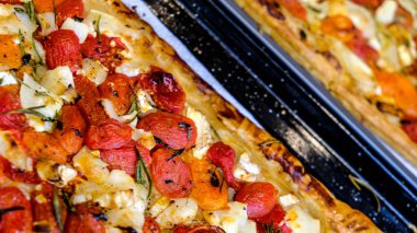 Keçi Peyniri ve Domates Böreği